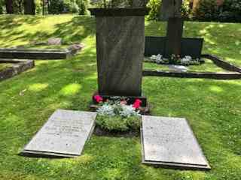 Grave number: 1 A     8B