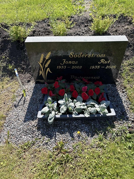 Grave number: 4 G GK    27-28
