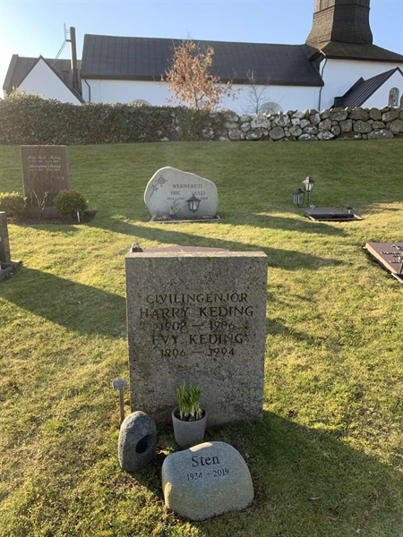 Grave number: SÖ N     7