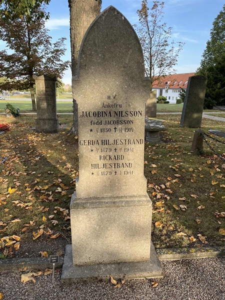 Grave number: Ö 19    20.A-B