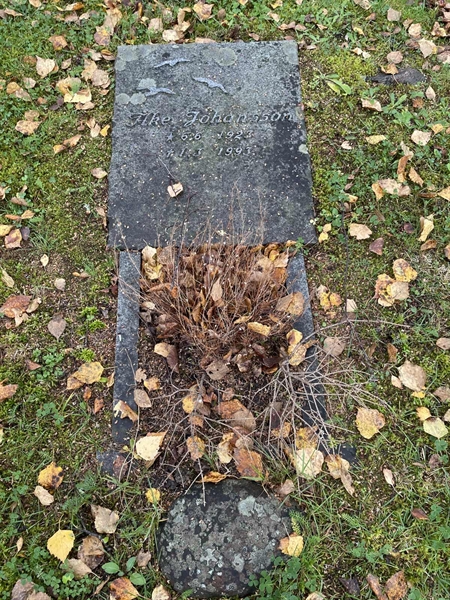 Grave number: R 5    20