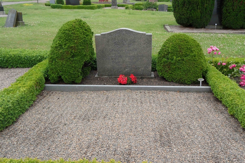 Grave number: ÖK 5     9