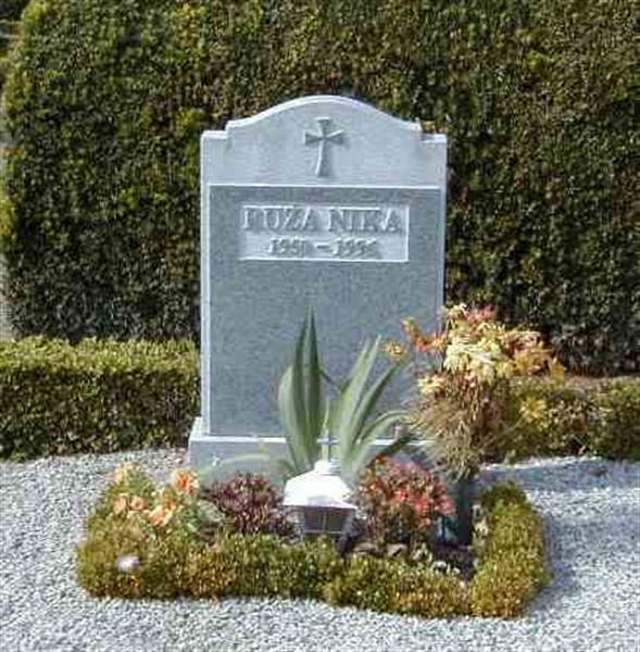 Grave number: BK H   193, 194