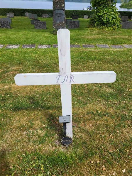 Grave number: kö 01 05   165