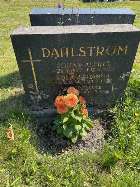 Grave number: N 5 1    69