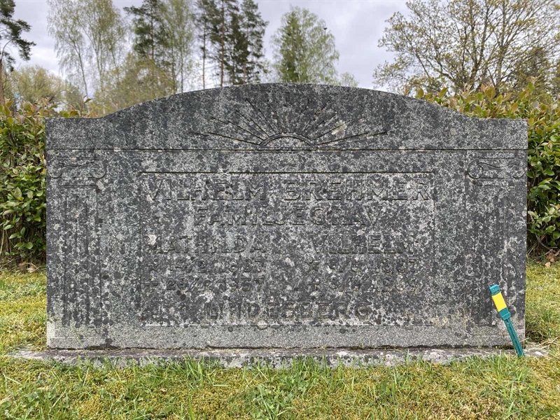 Hautatunnus: 1 04 228, 229