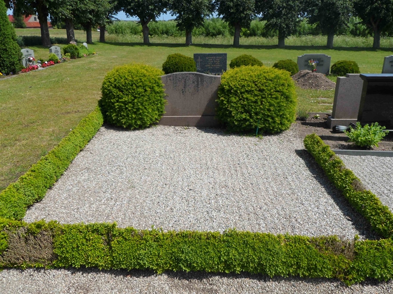 Grave number: ÖV F   118, 119