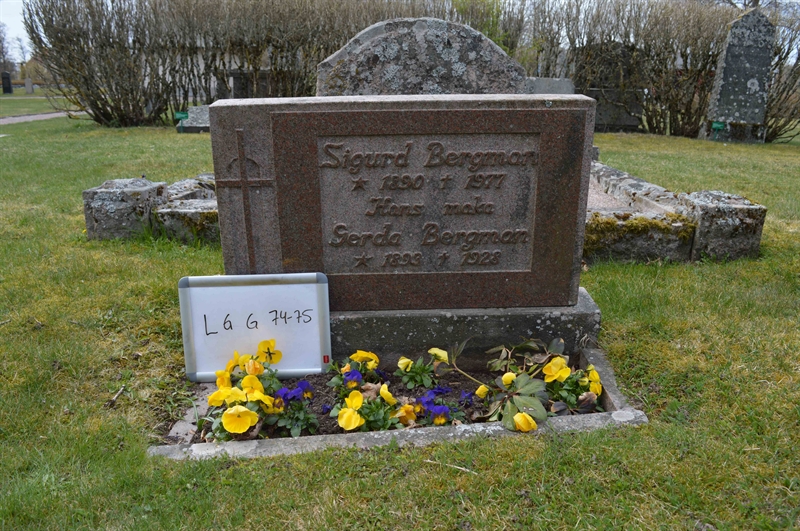 Grave number: LG G    74, 75