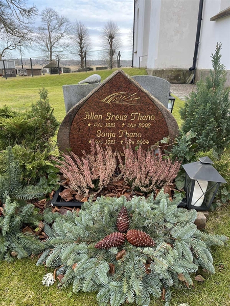 Grave number: HA D    28, 29