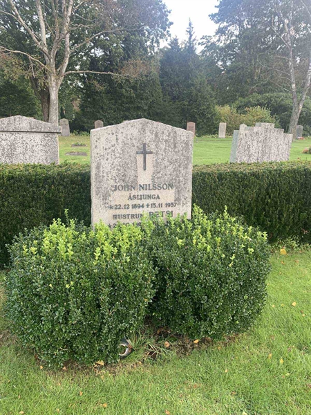 Grave number: VK B    21, 22