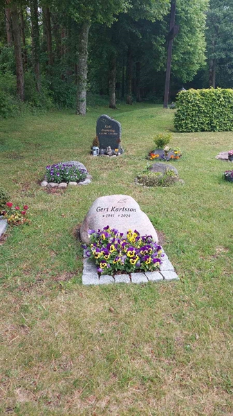 Grave number: 2 8 47, 48