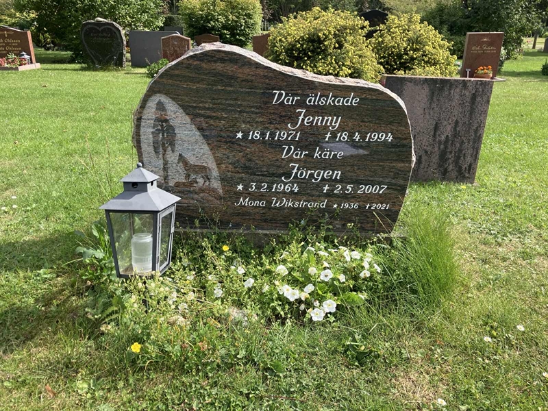 Grave number: R 02   396, 397