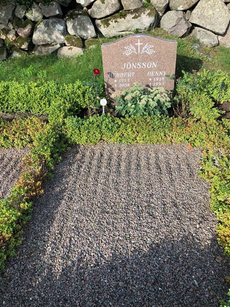 Grave number: SK 04    63