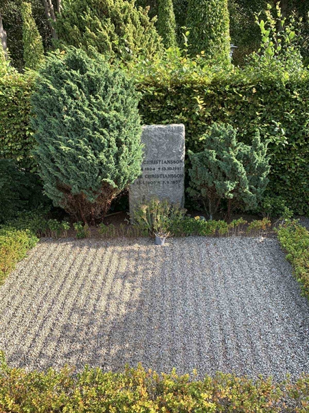 Grave number: NK H    10b