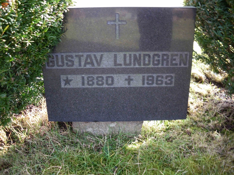 Grave number: HÖB NA05    68