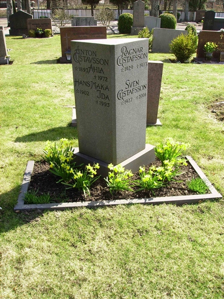 Grave number: LM 3 34  017
