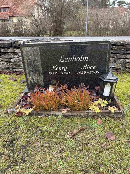 Grave number: L A 24