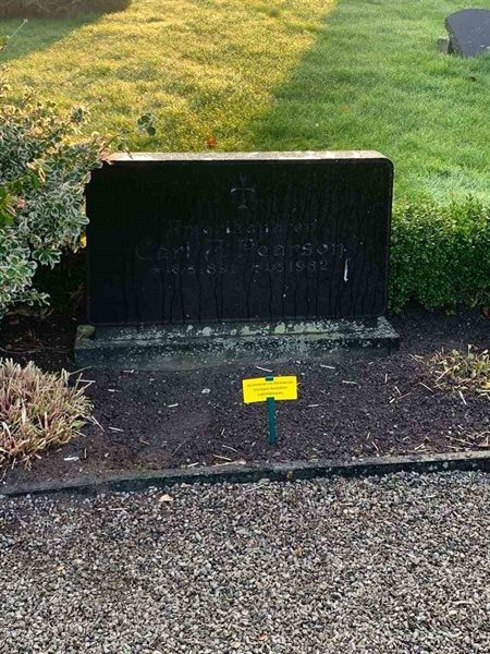 Grave number: TO D   124, 125, 126