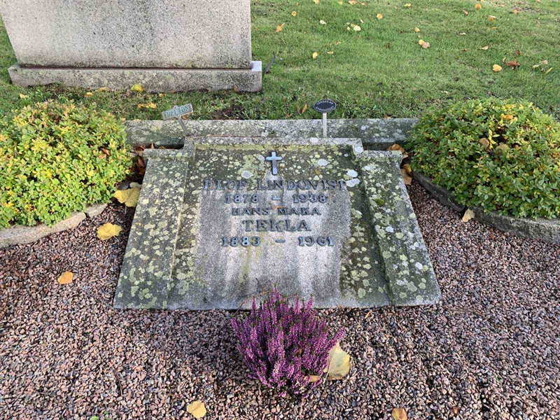 Grave number: SÖ E   162, 163