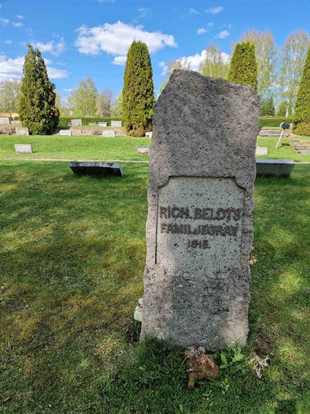 Grave number: 501 20 4281-4284