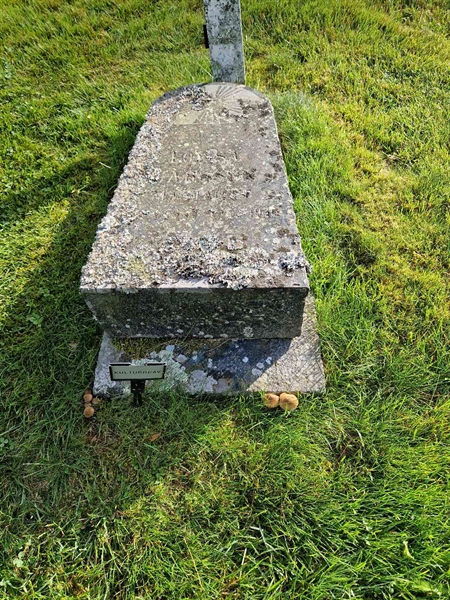Grave number: 2 KV.4   126