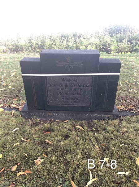 Grave number: AK B     7, 8