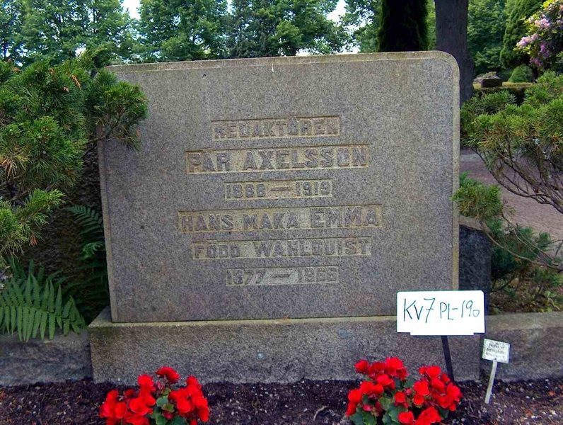 Grave number: HÖB 7   196