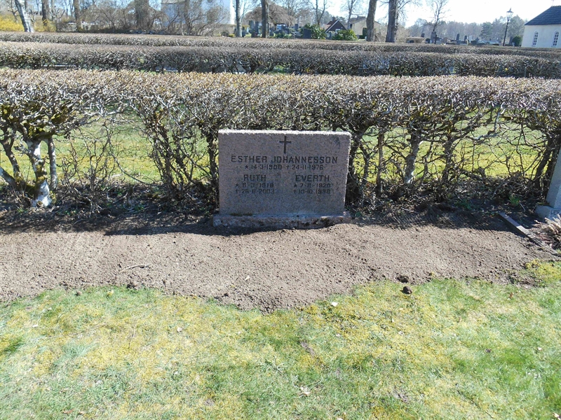 Grave number: Vitt VB1Ö    20, 21, 22