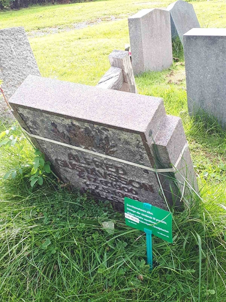 Gravnummer: NK F B   807