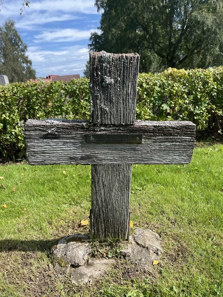 Grave number: 3065 D    29-30