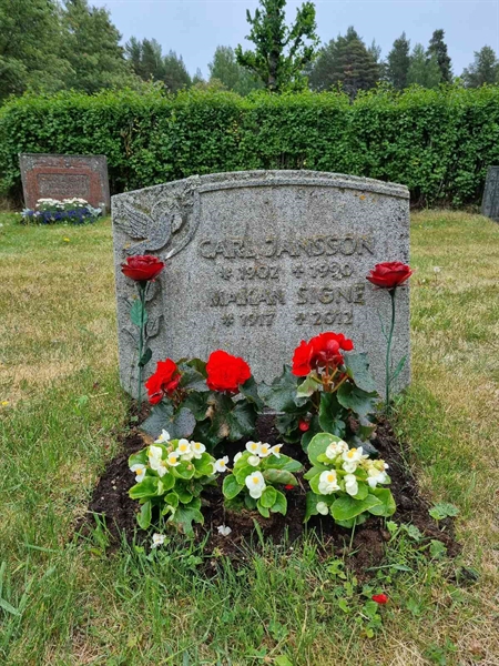 Grave number: 2 12   45