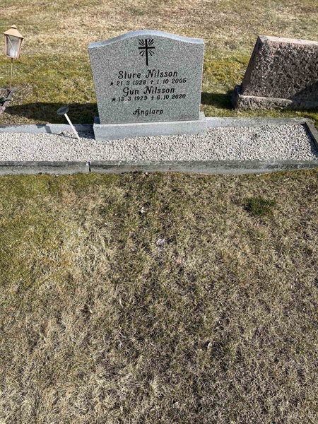 Grave number: 50 F    28-29