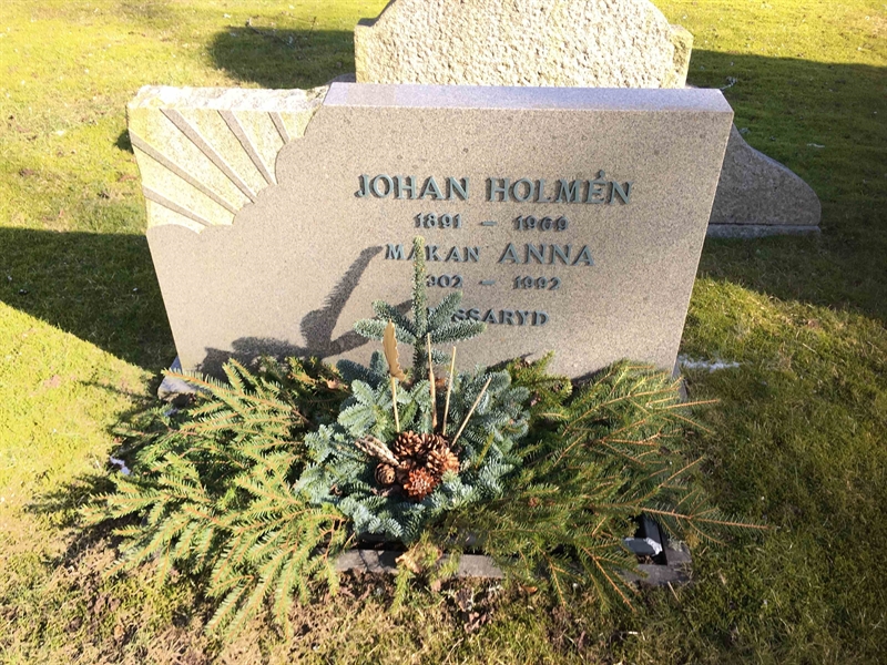 Grave number: 2 B   052