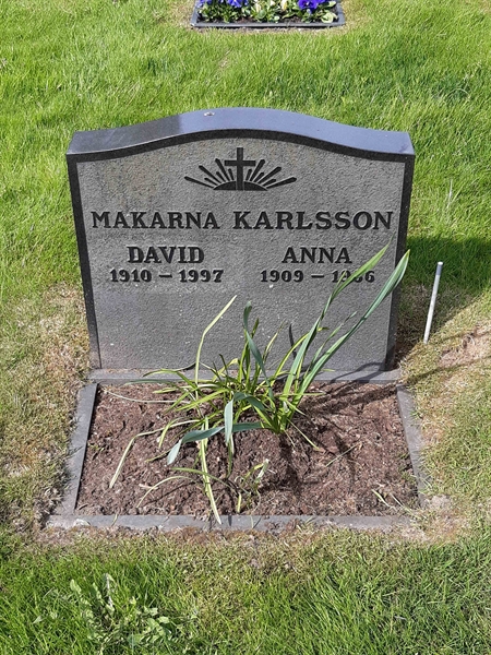 Grave number: KA 11    33