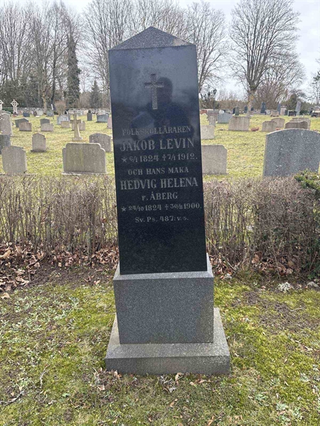 Gravnummer: LE   567, 568