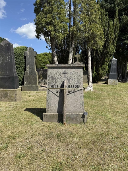 Hautatunnus: TR 4 1    72