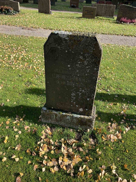 Grave number: VV 5   329