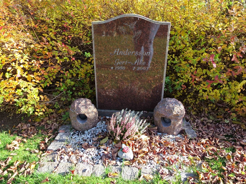 Grave number: HNB III    42