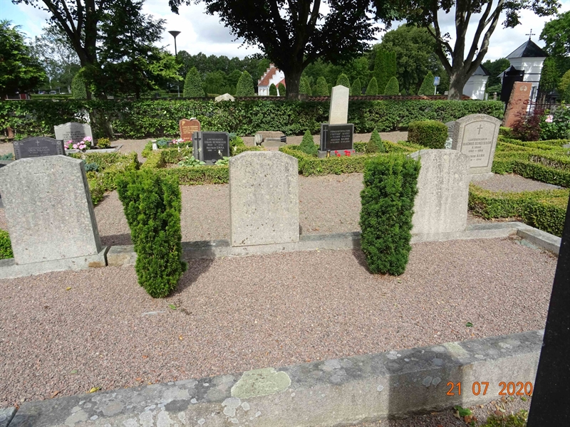 Grave number: NK 1 DE    15, 16, 17, 18, 19
