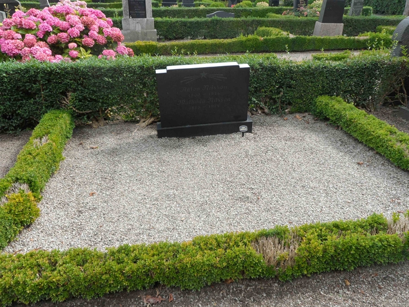 Grave number: HGK 3    75