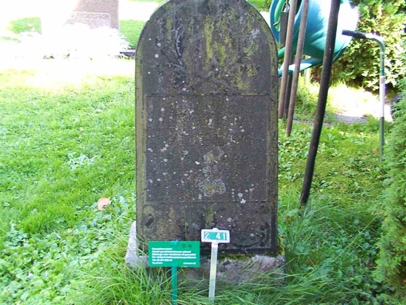 Grave number: 1 02    41