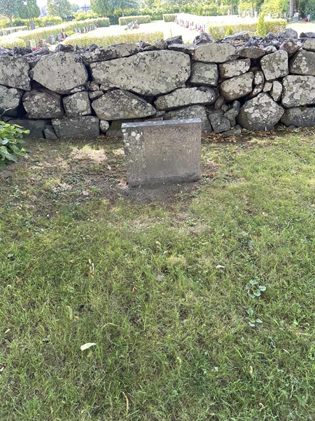 Grave number: 2 G  628-629