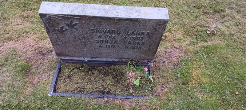 Grave number: 3 NK   179, 180