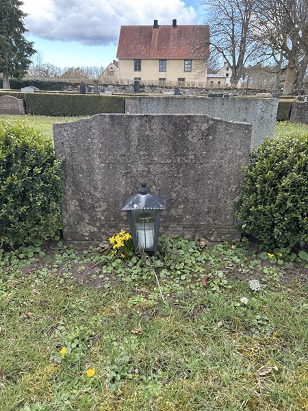 Grave number: FA 104