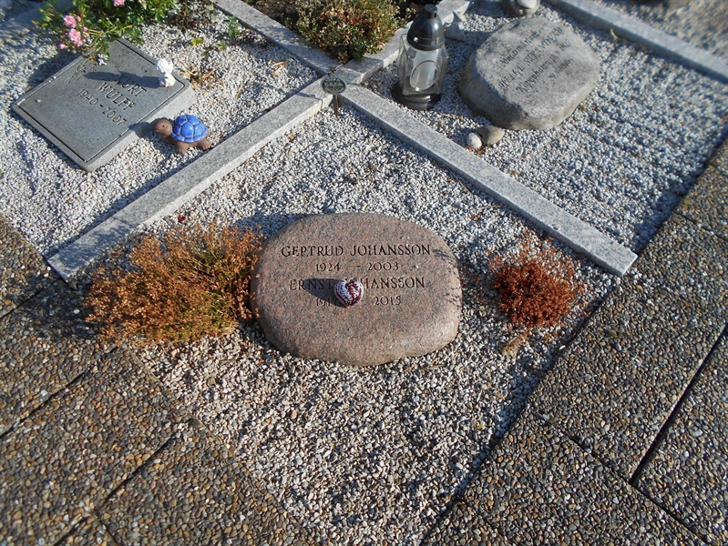Grave number: HK C1    18