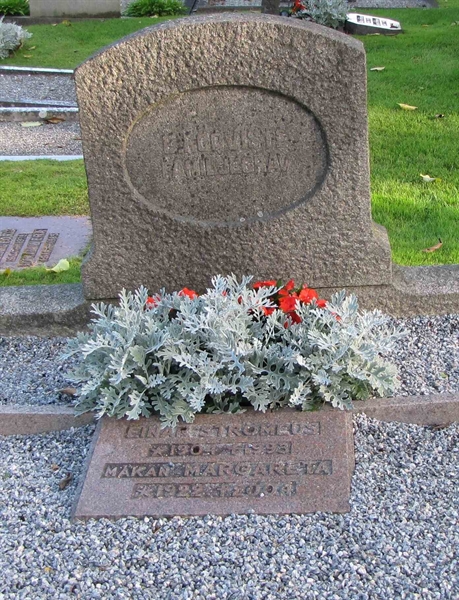 Grave number: HG SVALA   678, 679