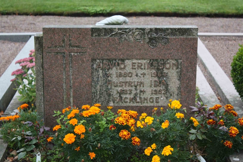 Grave number: 1 K K  130