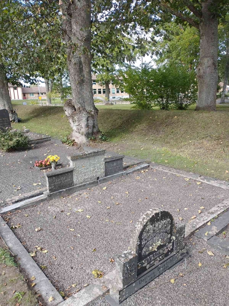 Grave number: VK C   509, 510, 511, 512