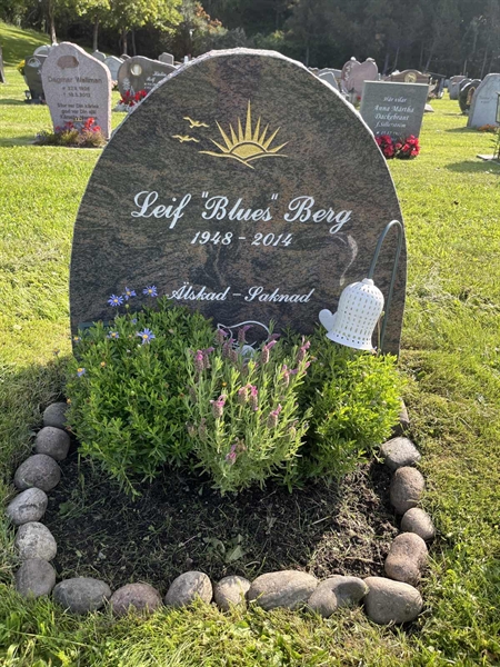 Grave number: 2 05     5
