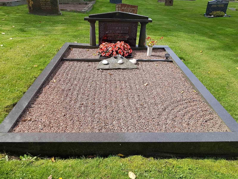 Grave number: 06 60525